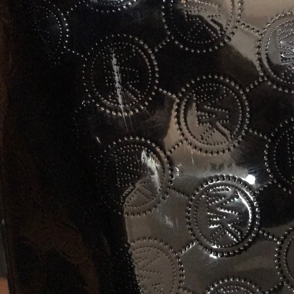 Black patent leather Michael Kors purse - Picture 3 of 5
